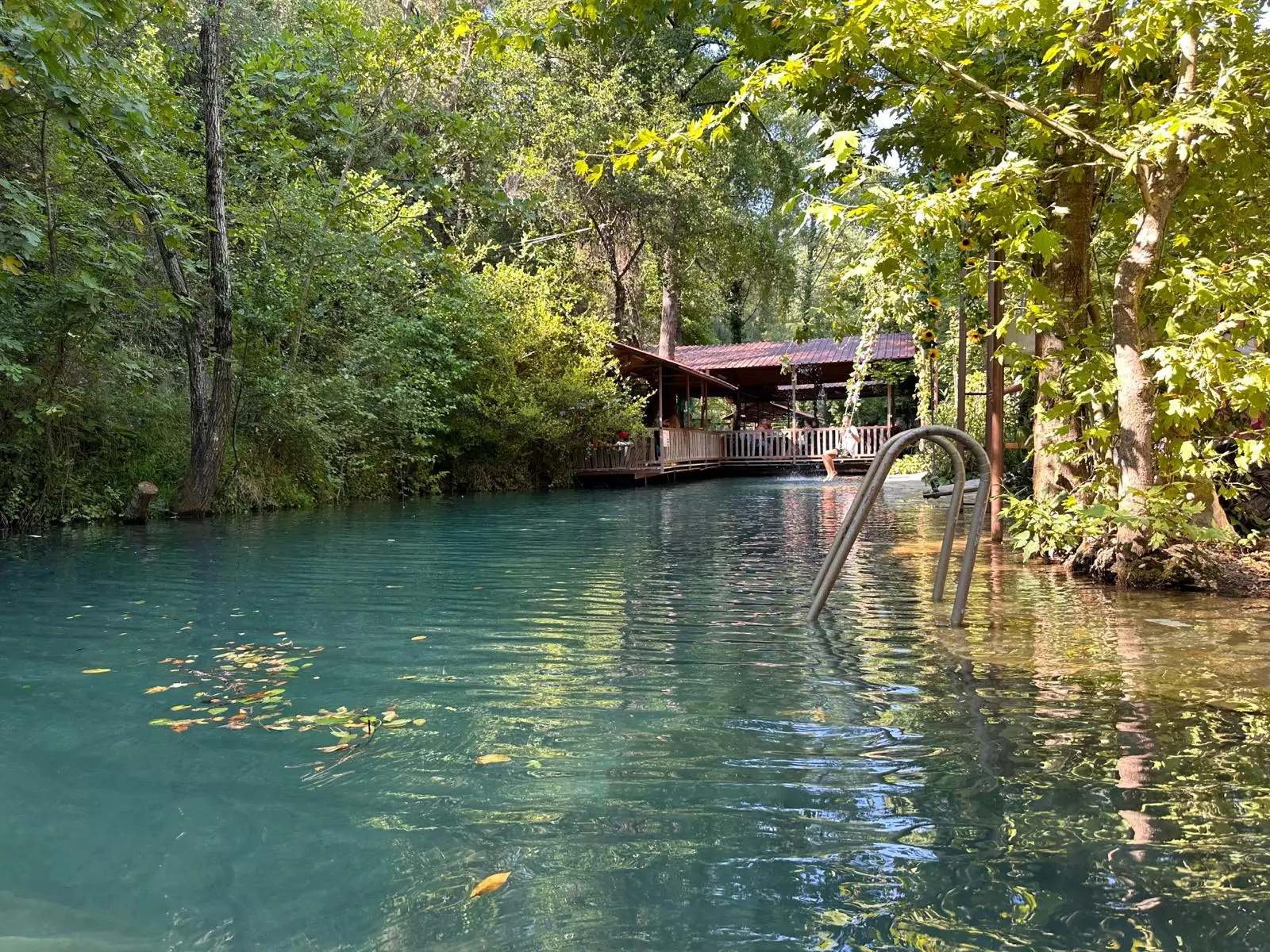 Köyceğiz Yuvarlakçay Akarsu Restaurant'tan bir kare.
